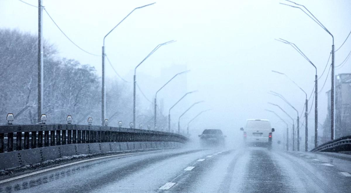 Ustąpią silne mrozy, ale będzie ślisko. Nad Polskę napływa kolejny front atmosferyczny