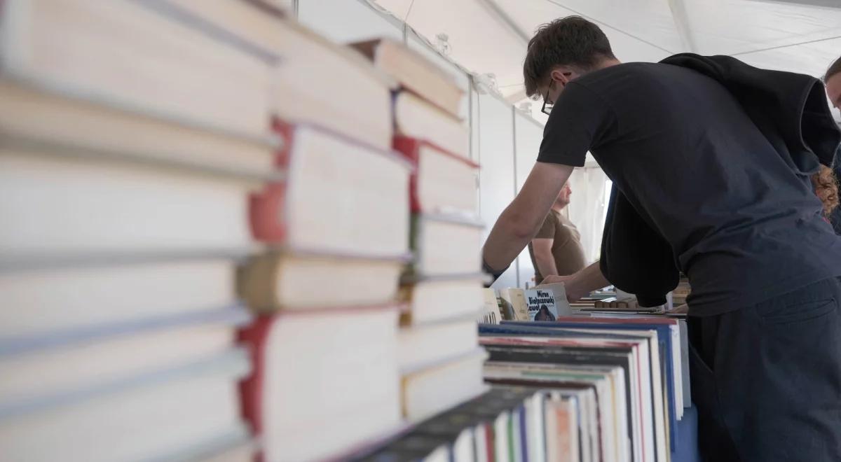 Ile czytamy? Ekspert z Biblioteki Narodowej obala stereotypy na ten temat dotyczące Polaków