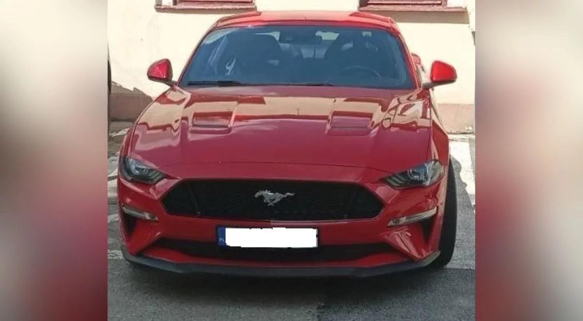Mustang odebrany piratowi drogowemu. Trafi do policji?