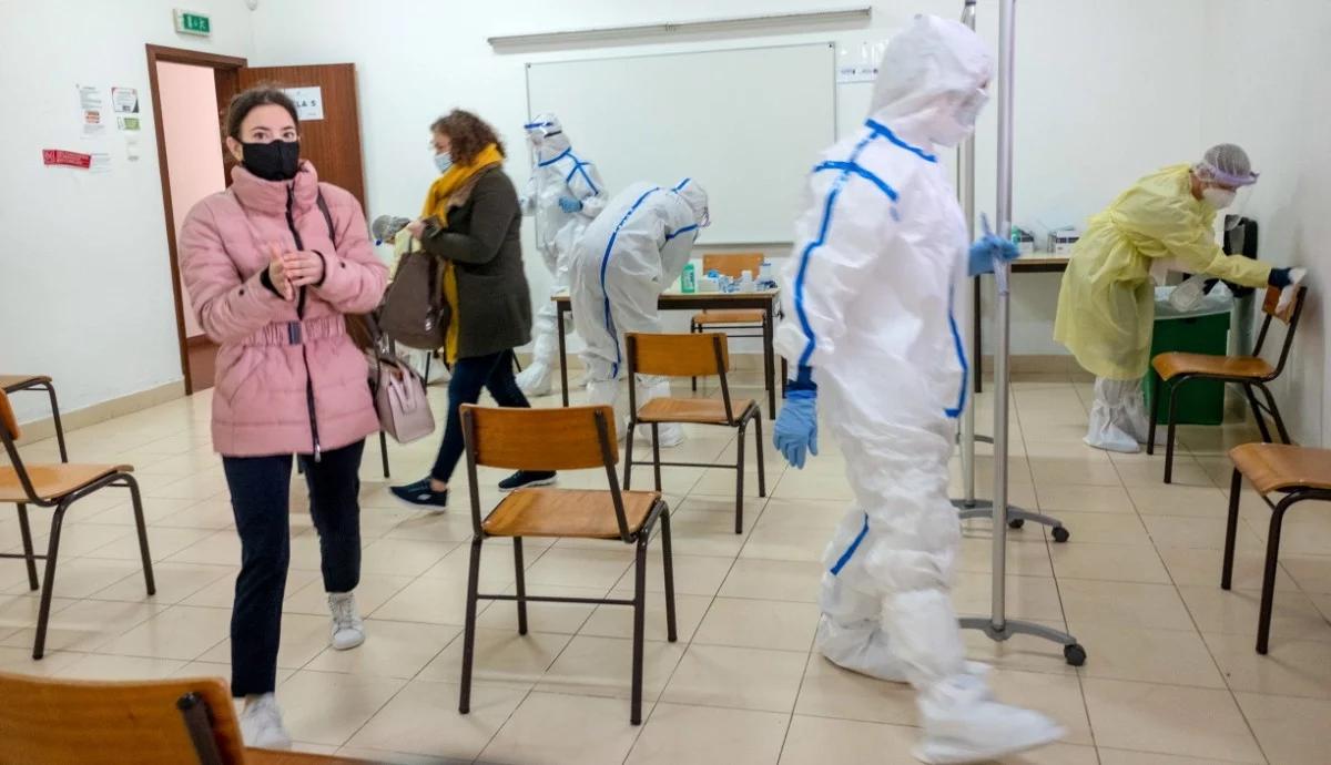 Masowe szczepienia chińską szczepionką w Serbii, ponad 10 tys. zakażeń we Włoszech. COVID-19 na świecie
