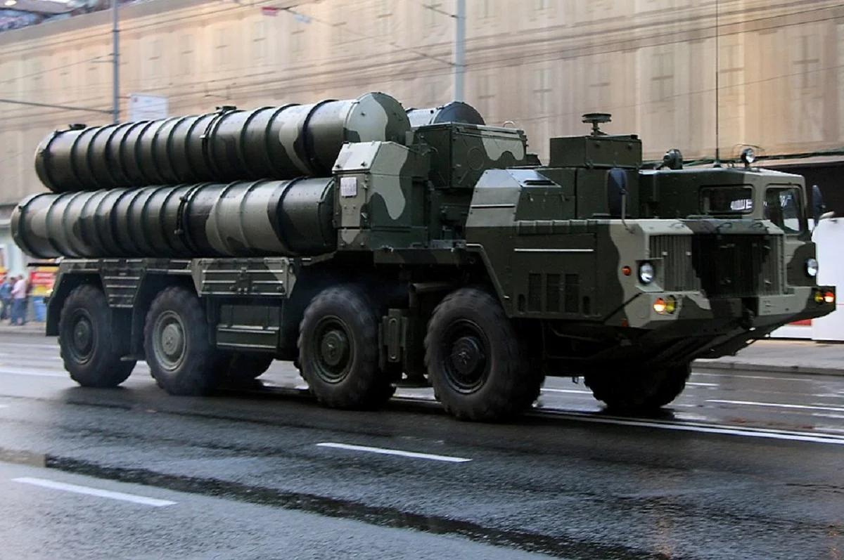 Rosja rozmieściła w Petersburgu systemy obrony powietrznej S-300. Estońskie media opublikowały nagranie
