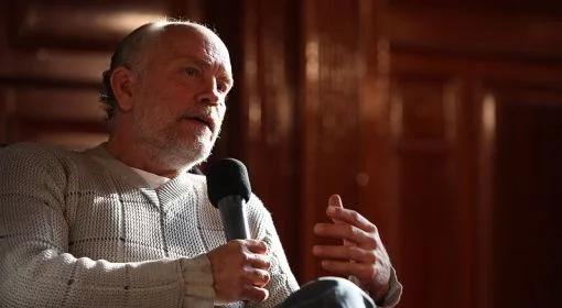 John Malkovich przyleci do Polski spóźniony. W Czechach ukradli mu dokumenty