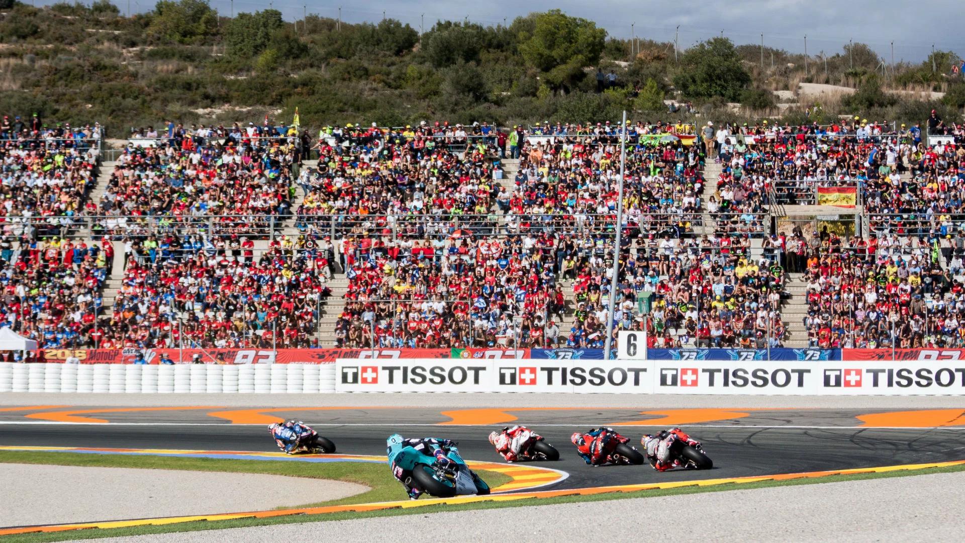 Moto2: fatalne zachowanie Romano Fenatiego podczas GP San Marino. Włoch wcisnął hamulec u swojego rywala [WIDEO] 