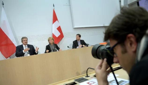 Komorowski w Szwajcarii. Pytał o kurs franka