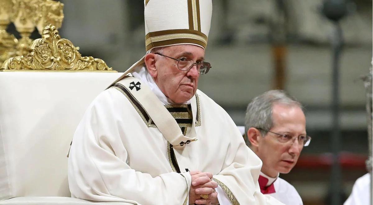 Pasterka w Watykanie. Papież Franciszek: prostota i sprawiedliwość odpowiedzią na konsumpcjonizm