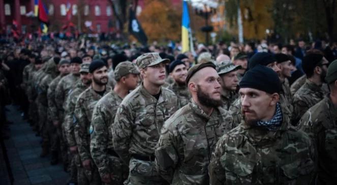Ukraina: ponad stu żołnierzy okrążonych, są zabici i ranni. "Ostrzał trwa"