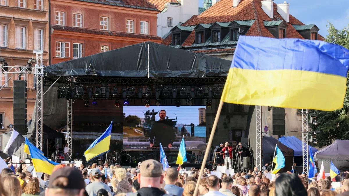 Pomoc dla obywateli Ukrainy. Nawrocki stawia warunki, Bruksela odpowiada