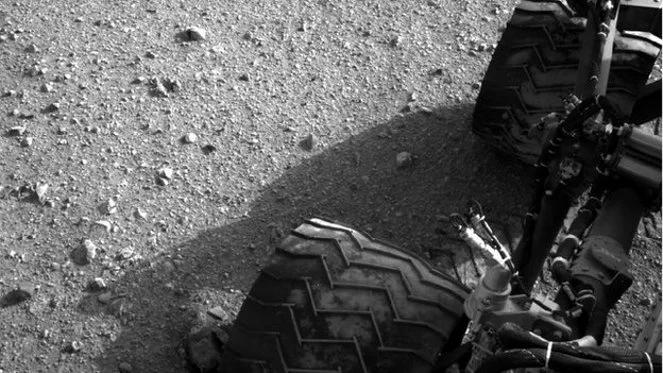 Curiosity ruszył w drogę