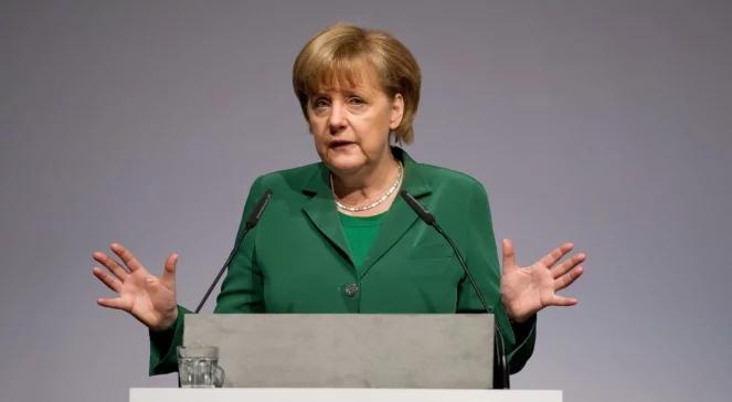 Grecy: Merkel zaproponowała referendum o euro