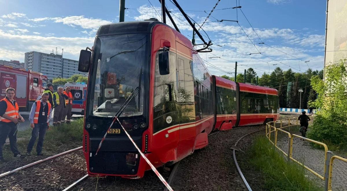 W Katowicach tramwaj wypadł z torów. Wielu rannych, pięć osób w szpitalu