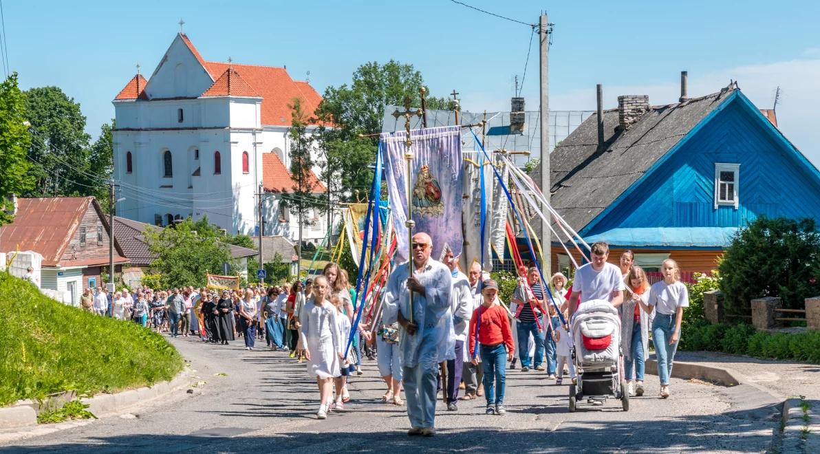 Ołtarze na Boże Ciało. Tradycja czy wyraz religijności?  