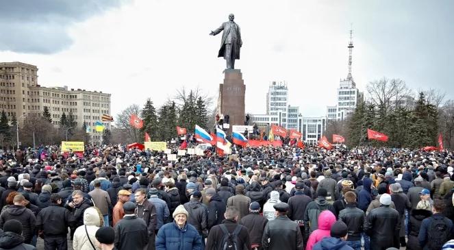 Donieck: prorosyjscy demonstranci wdarli się do siedziby Służby Bezpieczeństwa