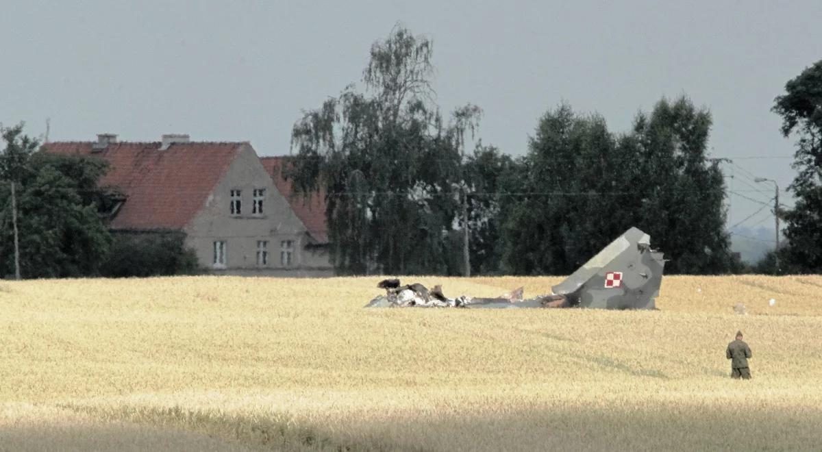 Szef MON pośmiertnie awansował pilota, który zginął w katastrofie MiG-a 29