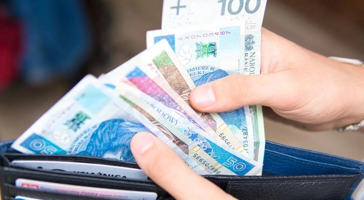 Eksperci: gospodarka rośnie, inflacja zbyt słabo odpuszcza, ale wakacje kredytowe są już zbędne
