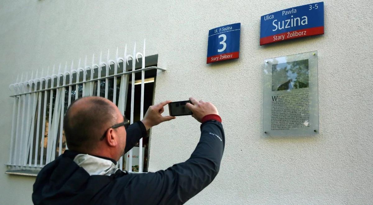 Warszawa: zniknęła tablica upamiętniająca prezydenta Lecha Kaczyńskiego