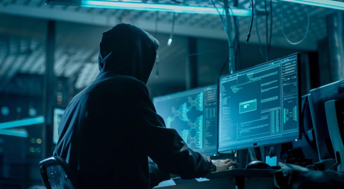 KE domaga się dowodów walki z dezinformacją od portali i firm internetowych