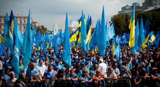 Ukraina: przed wyborami agitowali w szkołach