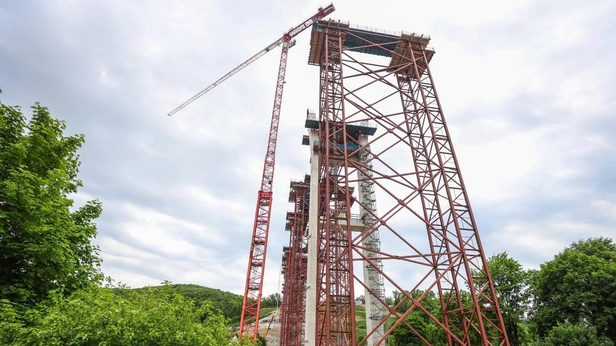 Tragedia na budowie w Niemczech. Gondola runęła z dźwigu, nie żyje trzech mężczyzn
