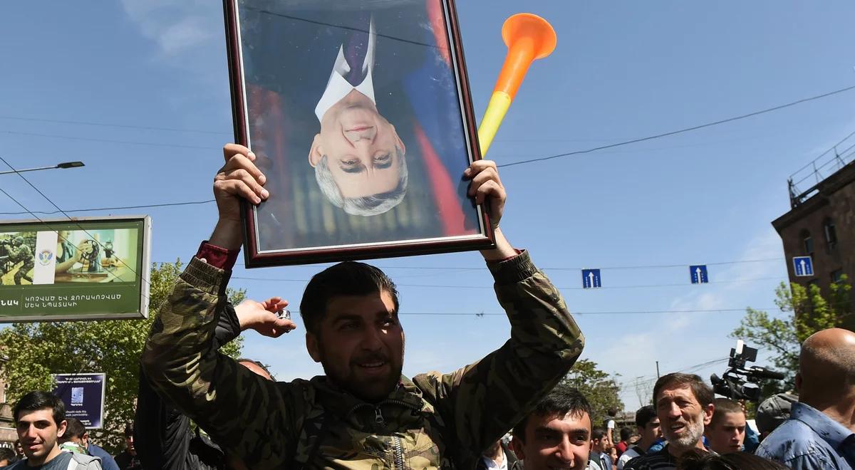 Armenia: protesty przeciwko "nowemu" premierowi