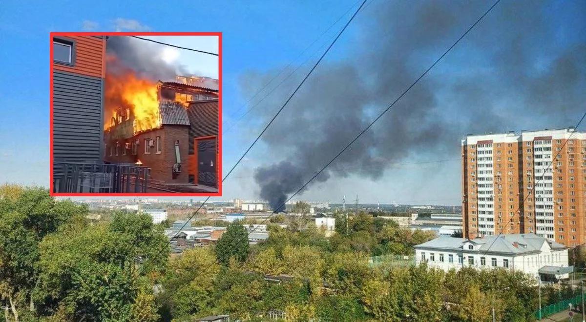 Kłęby dymu niedaleko Moskwy. Płonie ważna fabryka, w akcji 70 strażaków i śmigłowiec