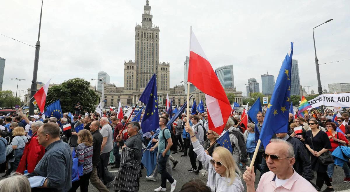 Komentarze publicystów po marszu Koalicji Europejskiej. Przemysław Harczuk: wsparcie Tuska nie przełoży się na wynik wyborczy 