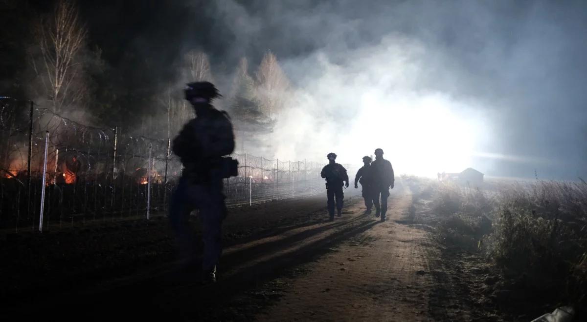Migranci forsowali granicę za pomocą petard i laserów. Rzecznik SG: pomagają im służby białoruskie
