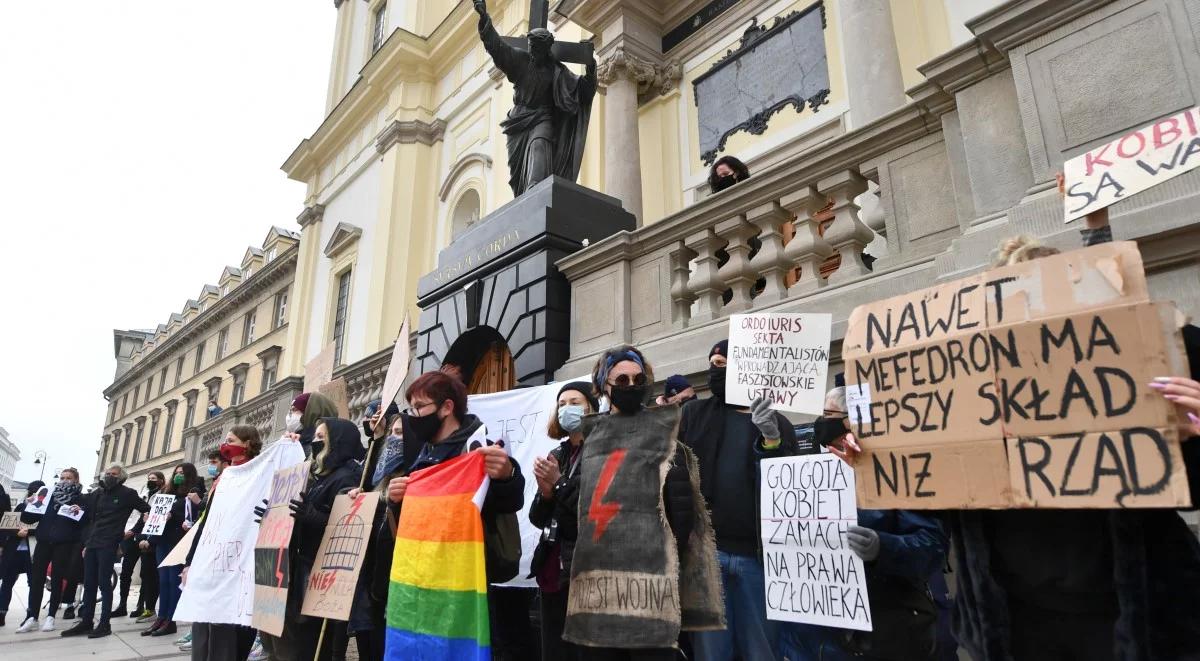 Przeciwnicy wyroku TK ws. aborcji dewastują kościoły. Jest reakcja wobec ataków