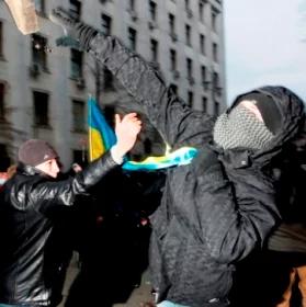 Dresiarze w służbie Janukowycza. "Tituszki" na protestach w Kijowie