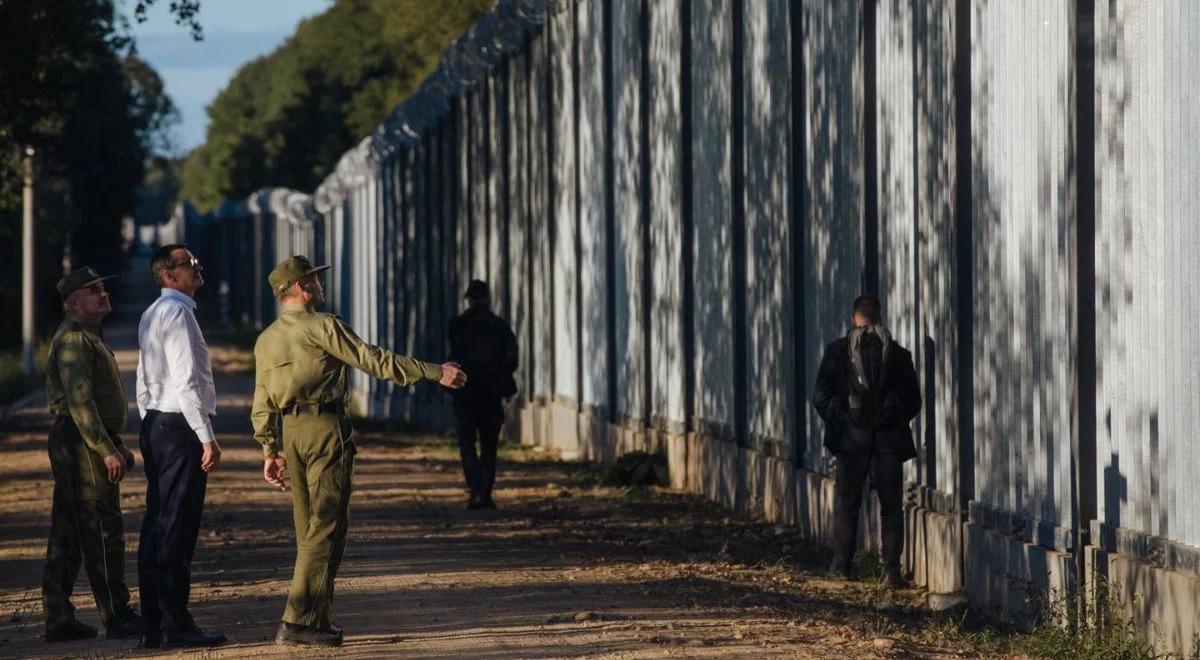 Ataki hybrydowe na Polskę. Premier: prezydenci Rosji i Białorusi chcą doprowadzić do szturmu migrantów