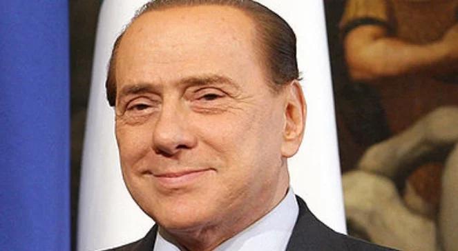 Silvio Berlusconi potknął się na spacerze. Poobijany