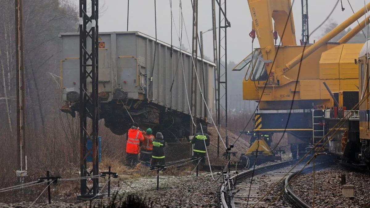 Porzucony wagon w Katowicach. Mogło dojść do katastrofy? "Służby pracują pełną parą"