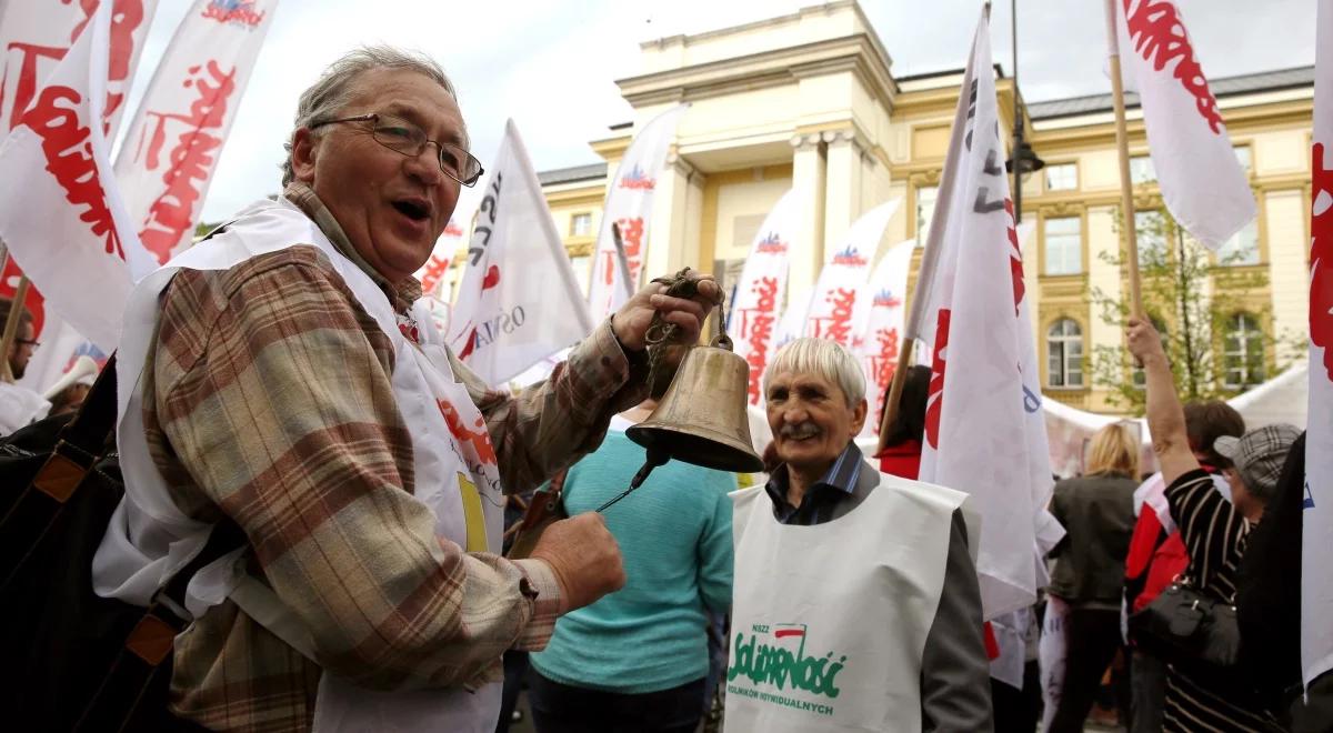 Protest oświatowej "Solidarności" w Warszawie. "Nauczyciel to nie wariat"