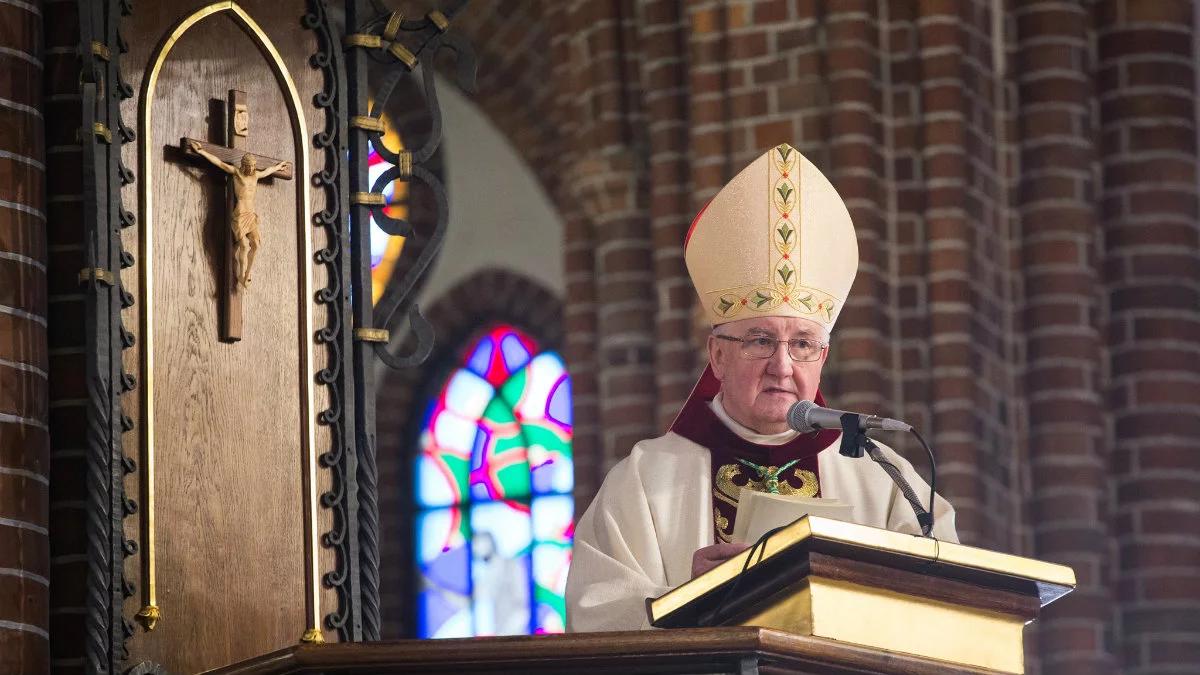 Bp Kamiński przedstawił dokument ws. wykorzystywania seksualnego małoletnich