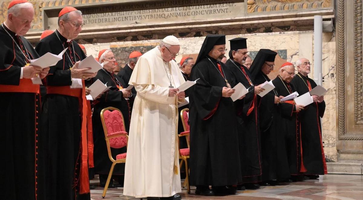 Gest mea culpa papieża i biskupów za skandal pedofilii w Kościele. "Prosimy o przebaczenie za nasze grzechy"