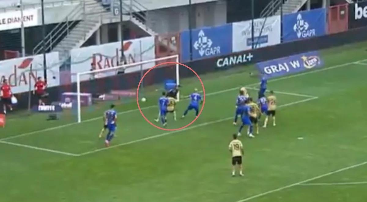 Plach i jego "babol". Bramkarz Piasta nie popisał się [WIDEO]