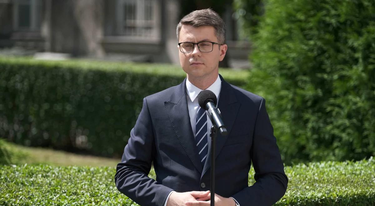 "To uściślenie obowiązujących przepisów". Rzecznik rządu o projekcie dot. radiofonii i telewizji