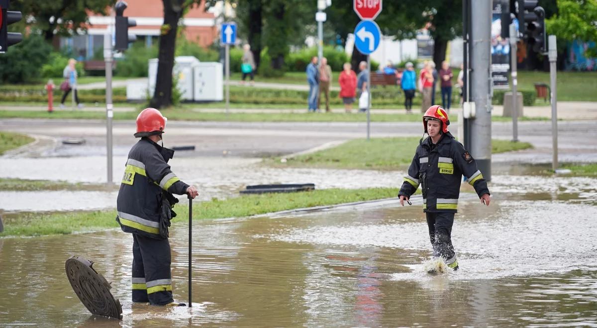 Oberwanie chmury w Gdańsku. Dwóch mężczyzn utopiło się w zalanej piwnicy