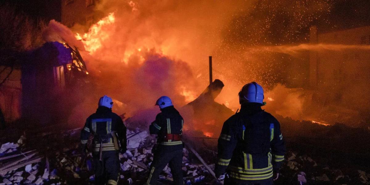 ISW: Rosjanom brakuje rakiet do ataków na dużą skalę, ale mają zapasy dronów