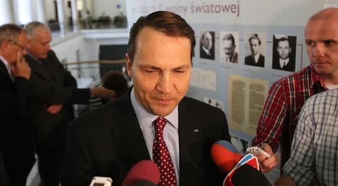 Sikorski: wydarzenia na Ukrainie powinny przyspieszyć przyjęcie euro w Polsce 