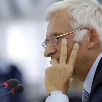  Jerzy Buzek krytykuje rządowe  zmiany w OFE