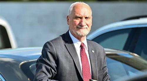 Poseł Antoni Macierewicz (PiS)...