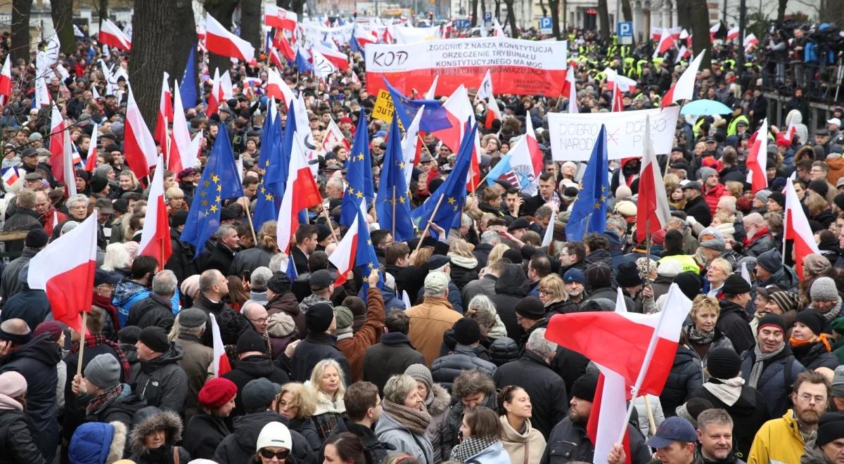 Marsz "Obywatele dla demokracji" przed Pałacem Prezydenckim [relacja]