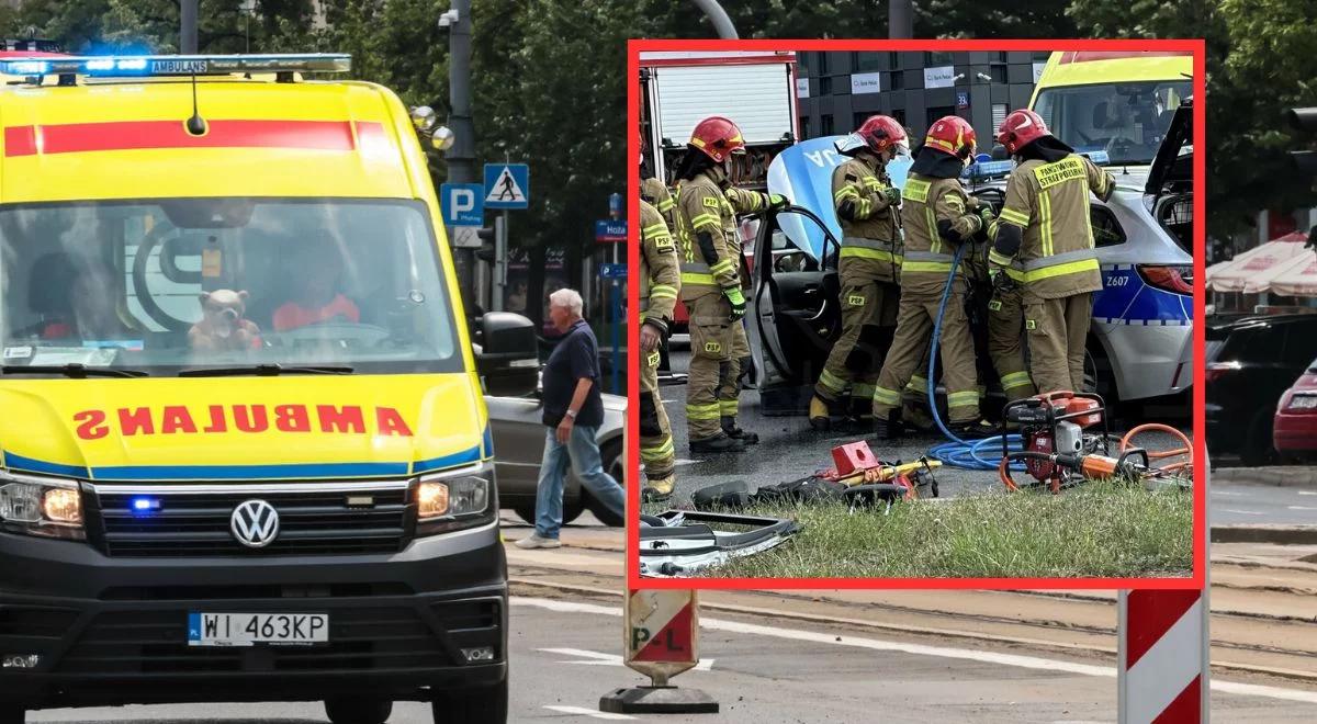 Warszawa. Groźny wypadek na Wołoskiej, policjanci w szpitalu