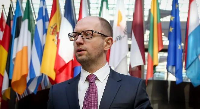 Jaceniuk: rozmowy z Rosją tylko po wycofaniu jej wojsk z Krymu 
