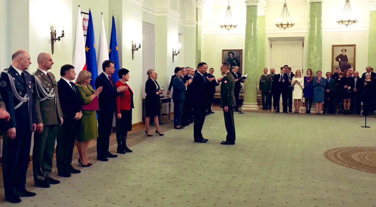 Prezydent odznaczył pracowników Wojskowego Instytutu Medycznego