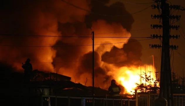  Płock: pożar hali z chemikaliami opanowany