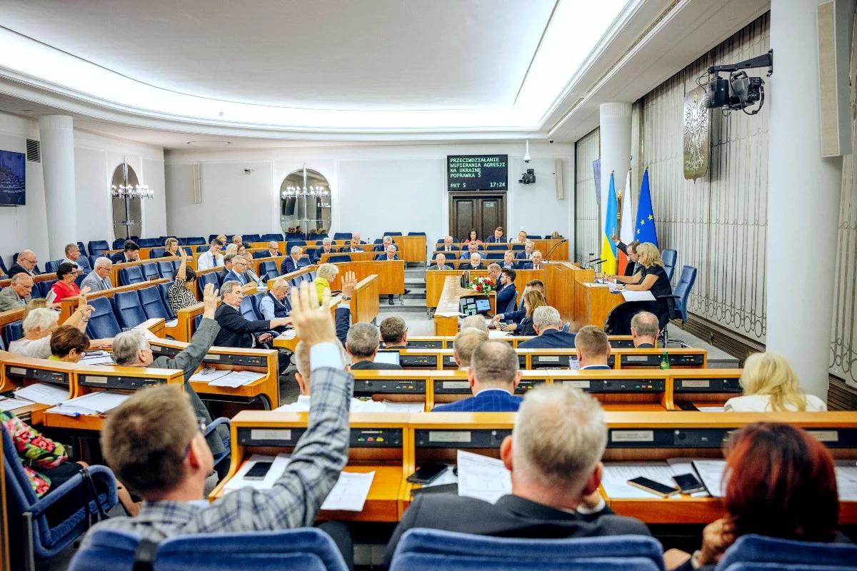 Dodatek węglowy. Rzecznik PiS: liczymy, że Senat niezwłocznie zajmie się ustawą