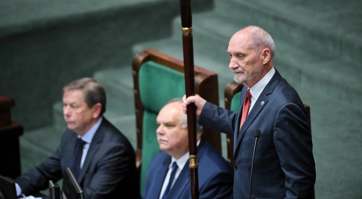 A. Macierewicz: niepodległość ma jeden kształt, wiele postaci ma niewola