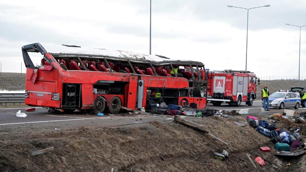 Tragiczny wypadek autobusu na autostradzie. Zarzut dla ukraińskiego kierowcy