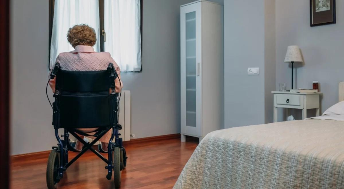 Plaga "pozbywania się" seniorów na okres świąteczny. "Święta Bożego Narodzenia to test na kondycję rodziny"